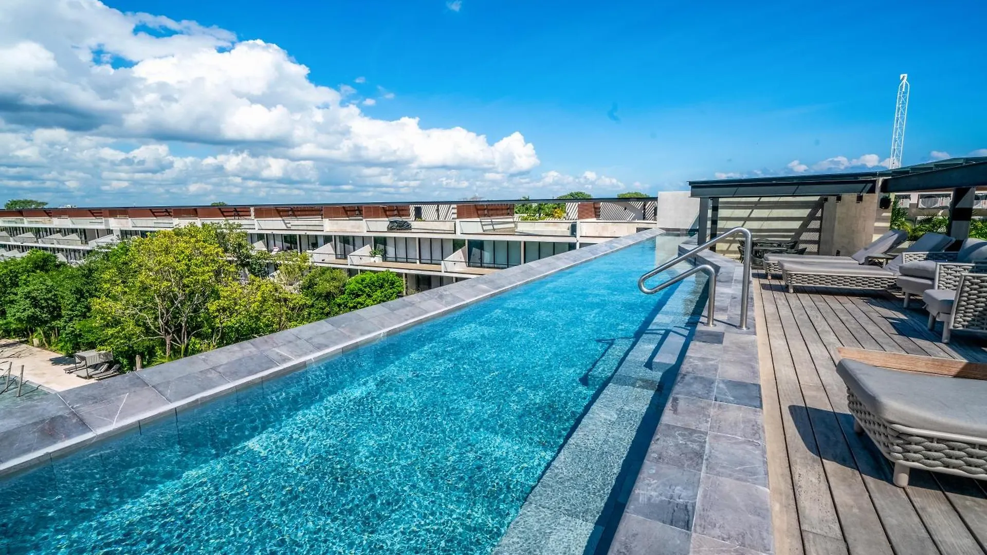 Casa de Férias Luxury 2 Bedroom Condo - Infinity Pool At Awa Residences In Playacar, Awa 107 Playa del Carmen