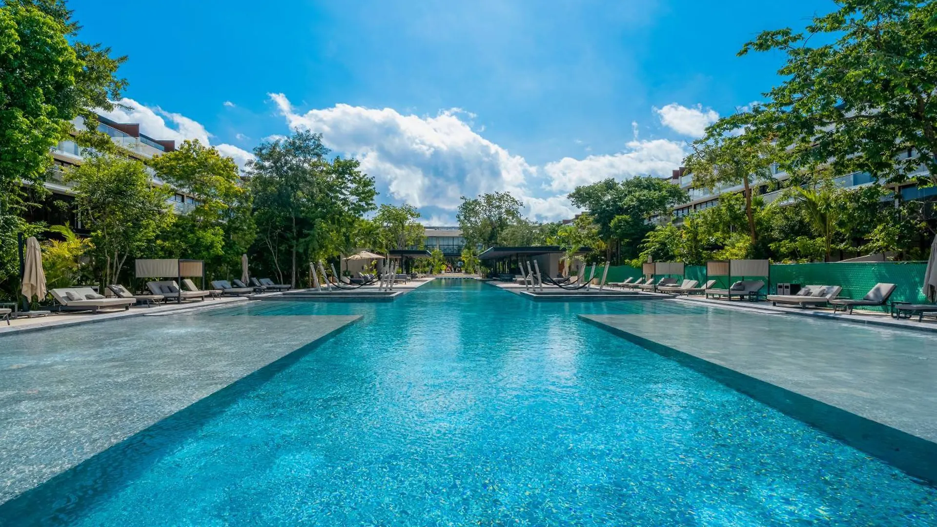 Luxury 2 Bedroom Condo - Infinity Pool At Awa Residences In Playacar, Awa 107 Playa del Carmen