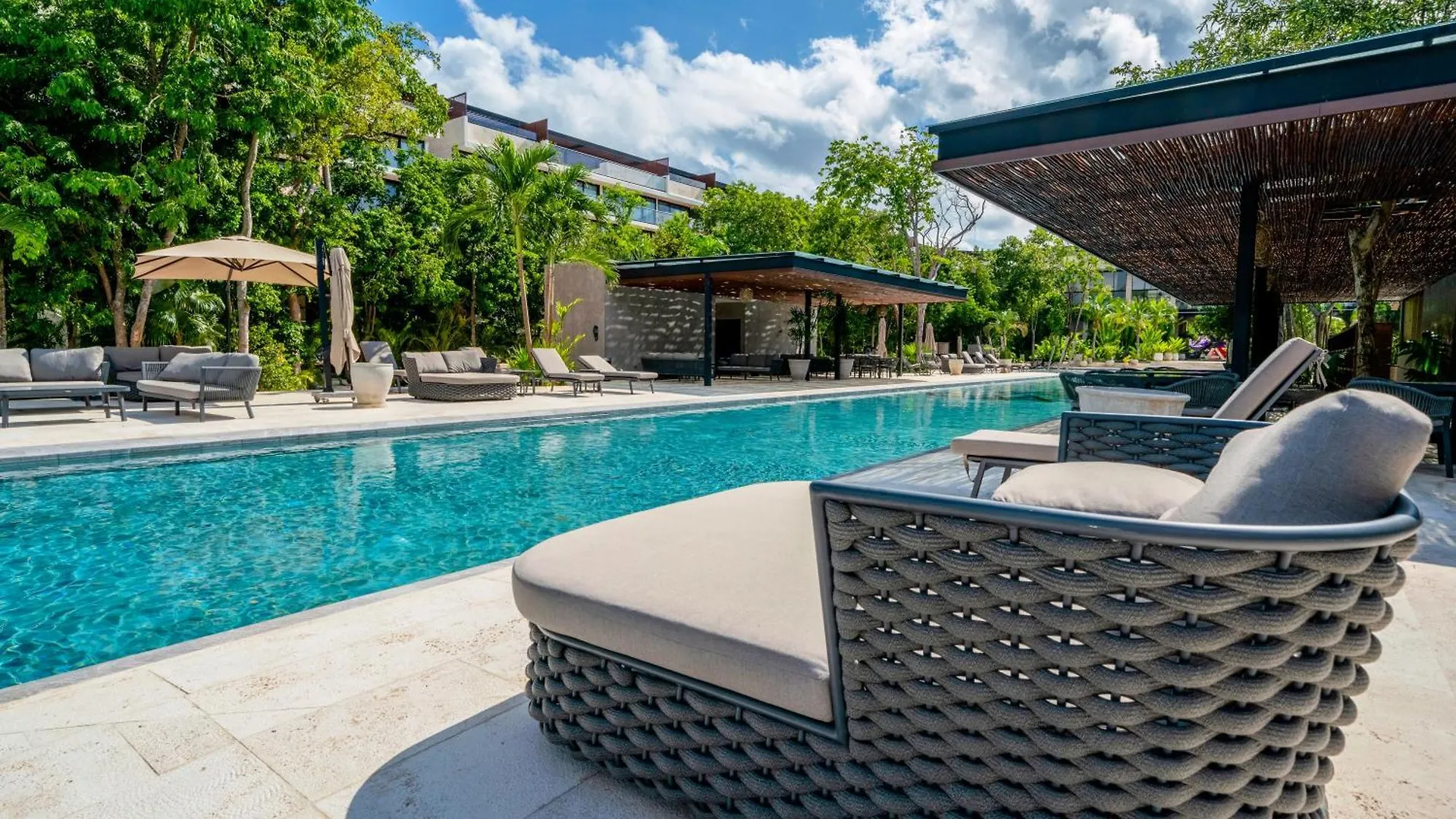 Luxury 2 Bedroom Condo - Infinity Pool At Awa Residences In Playacar, Awa 107 Playa del Carmen Casa de Férias